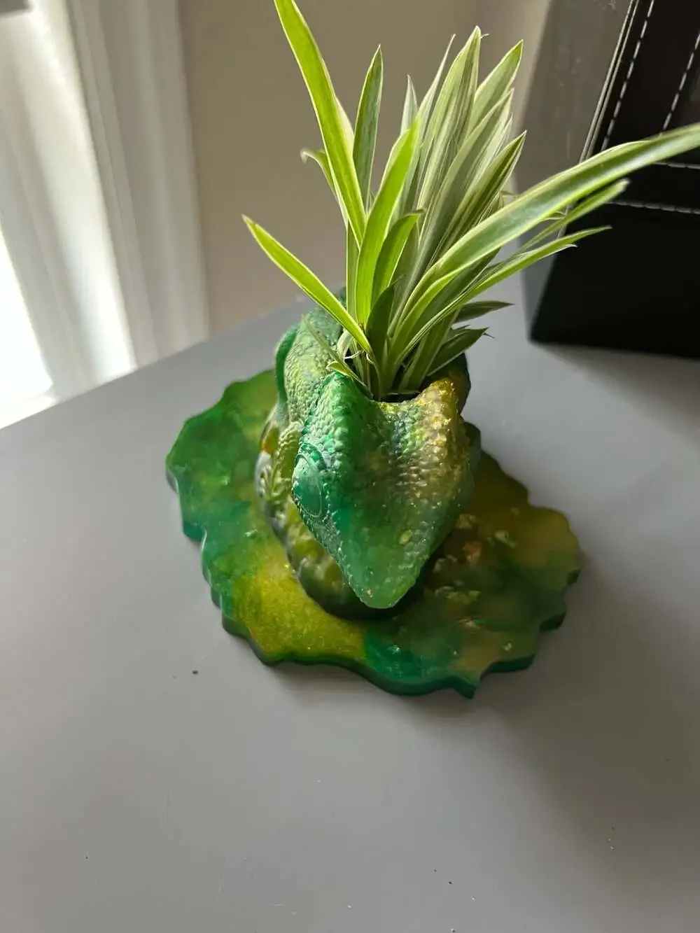 Green Chameleon Resin Planter Flower Pot with Matching Coaster